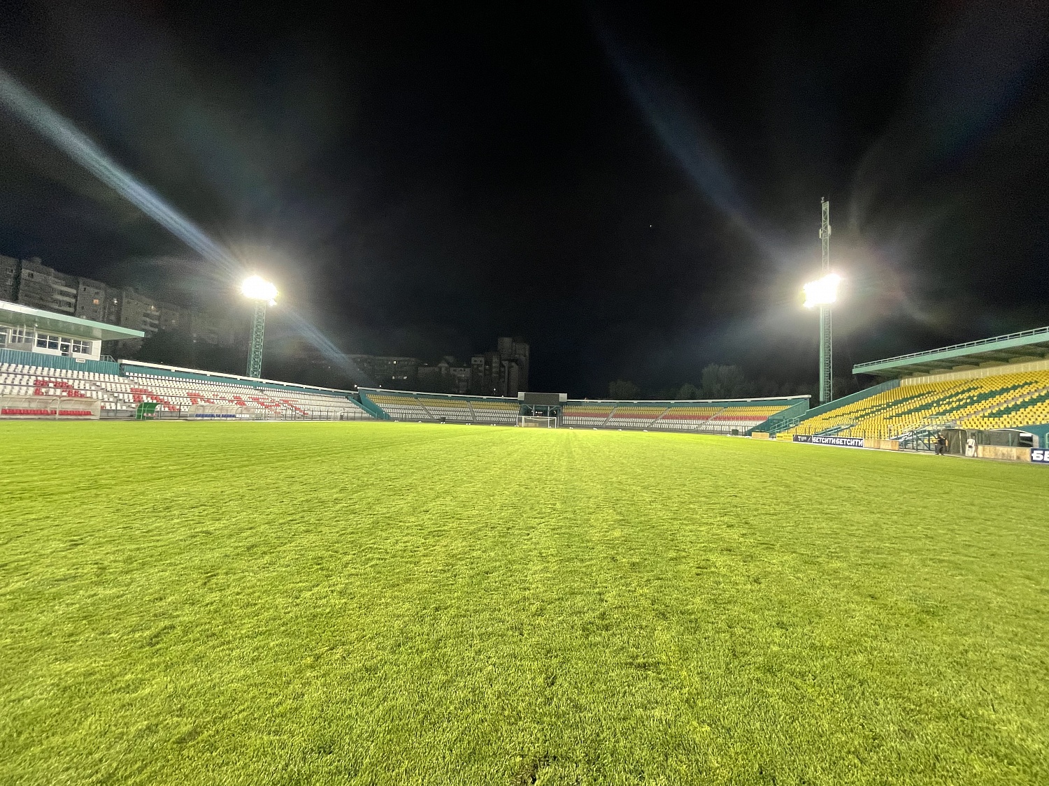 Модернизация спортивного освещения стадиона «Металлург» (г. Липецк)