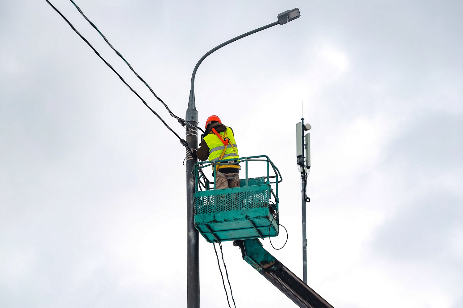 Новый этап в совершенствовании уличного освещения в г. Химки: начало работ по обновлению инфраструктуры